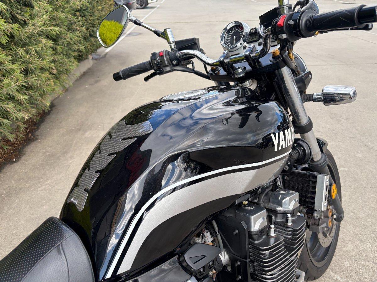 2013 YAMAHA XJR1300 ROAD