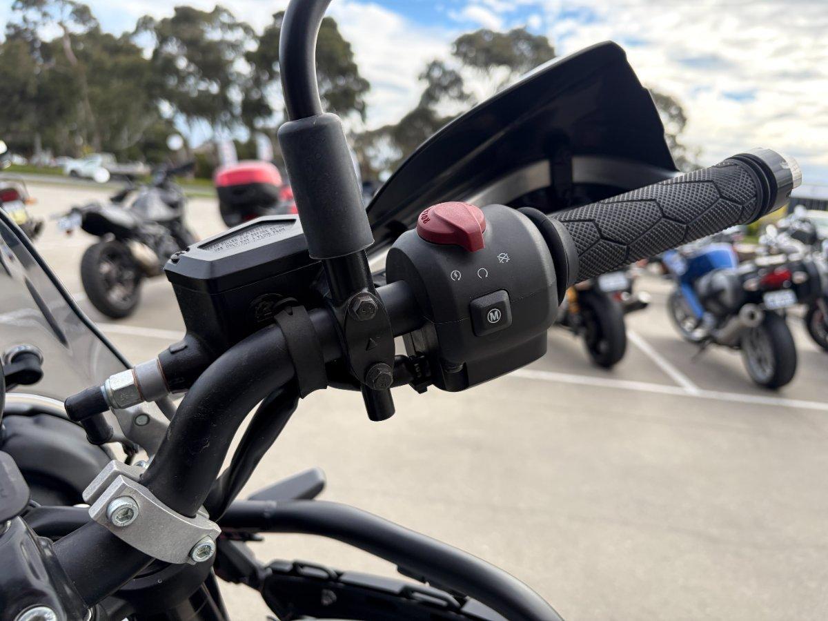 2024 ROYAL ENFIELD HIMALAYAN 450 ROAD