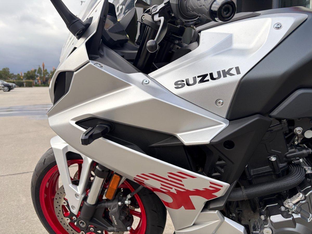 2025 SUZUKI GSX-8R ROAD