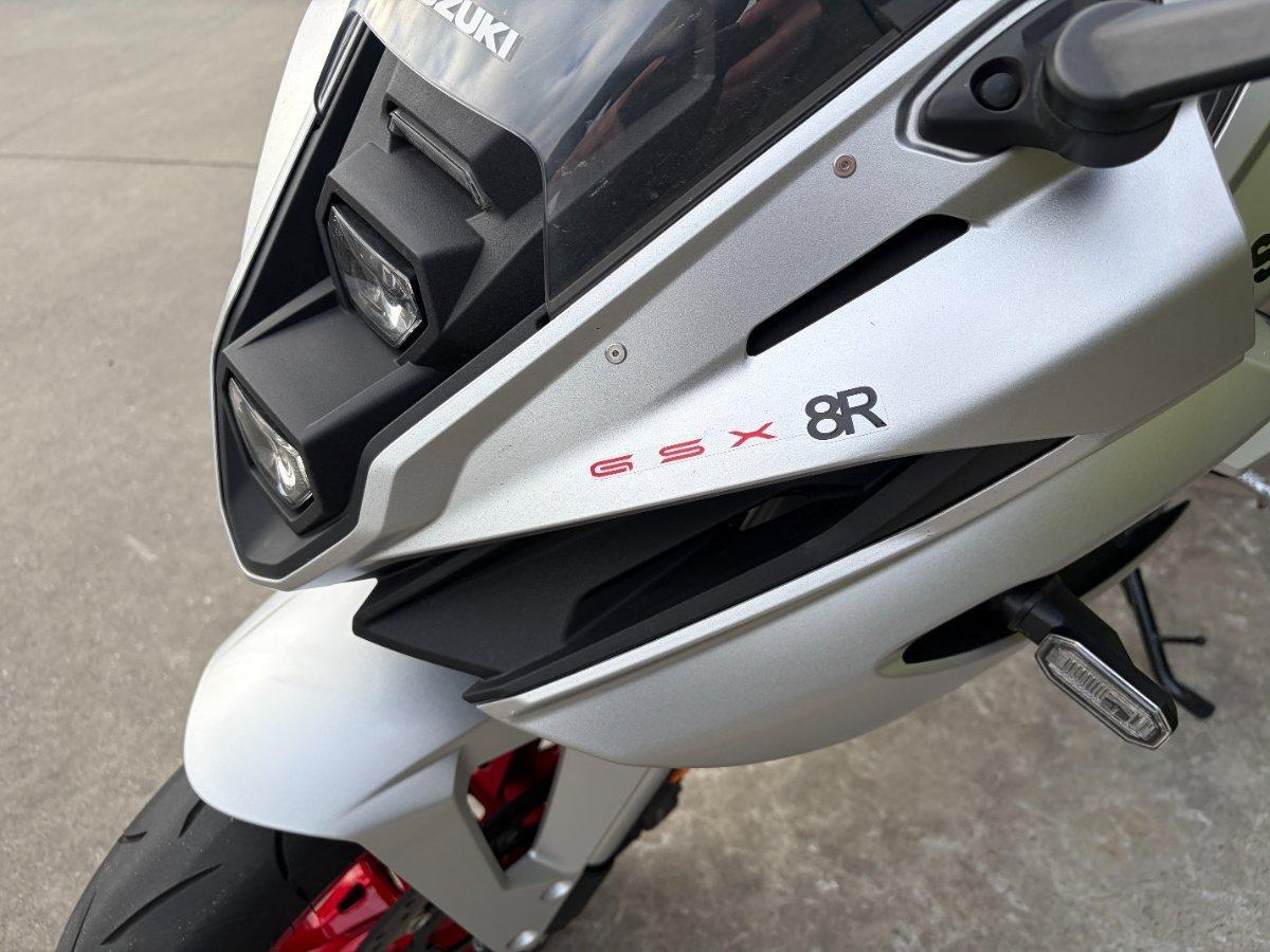 2025 SUZUKI GSX-8R ROAD