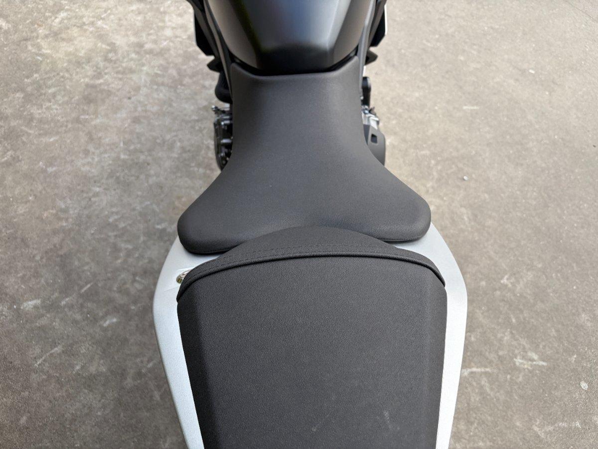 2025 SUZUKI GSX-8R ROAD