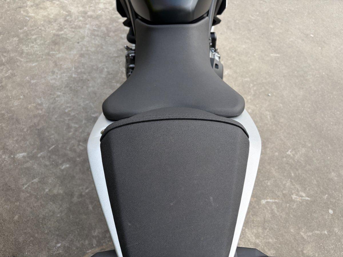 2025 SUZUKI GSX-8R ROAD