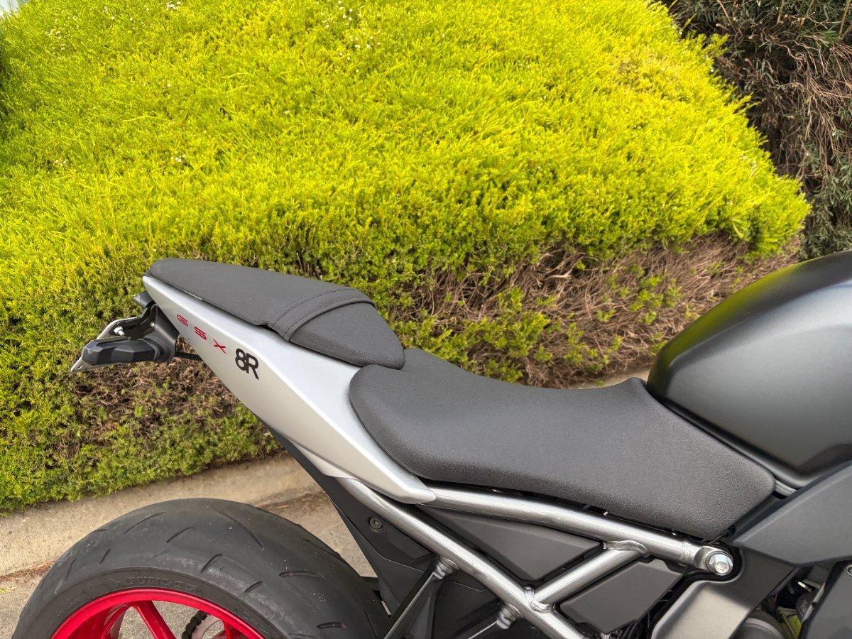 2025 SUZUKI GSX-8R ROAD