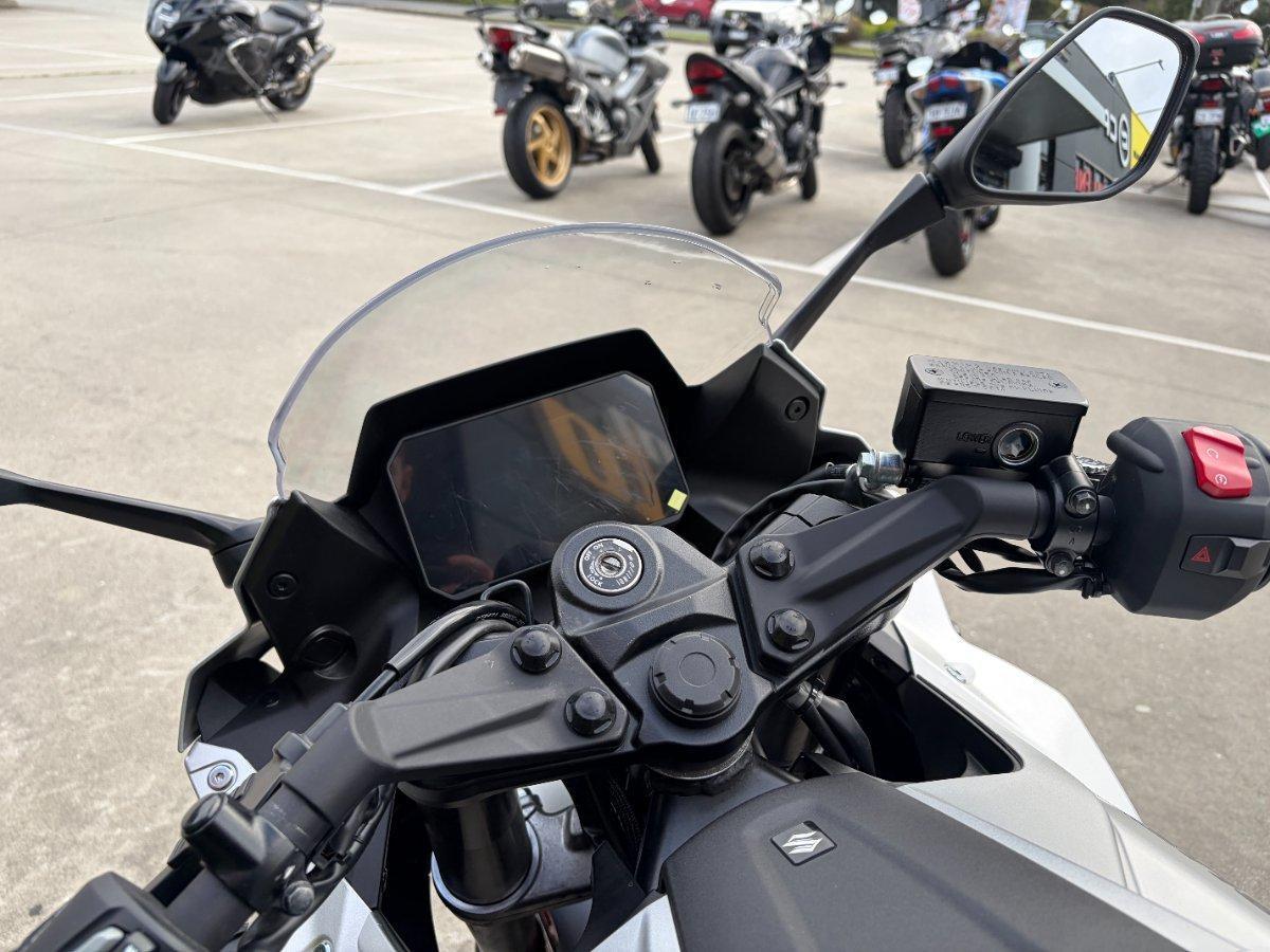 2025 SUZUKI GSX-8R ROAD