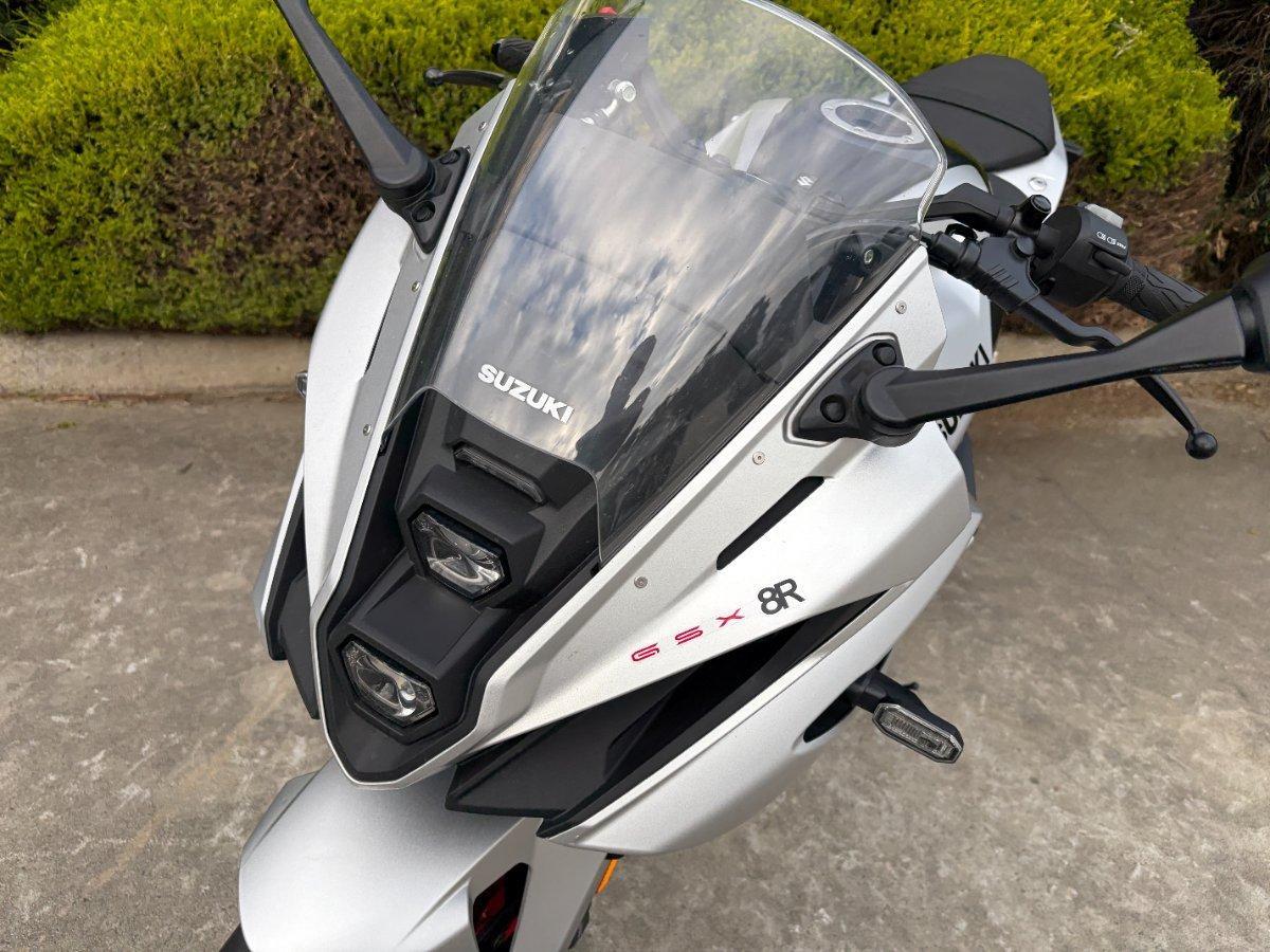 2025 SUZUKI GSX-8R ROAD