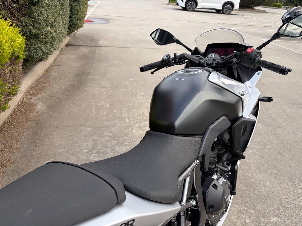 2025 SUZUKI GSX-8R ROAD