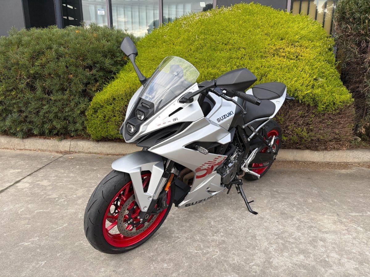 2025 SUZUKI GSX-8R ROAD