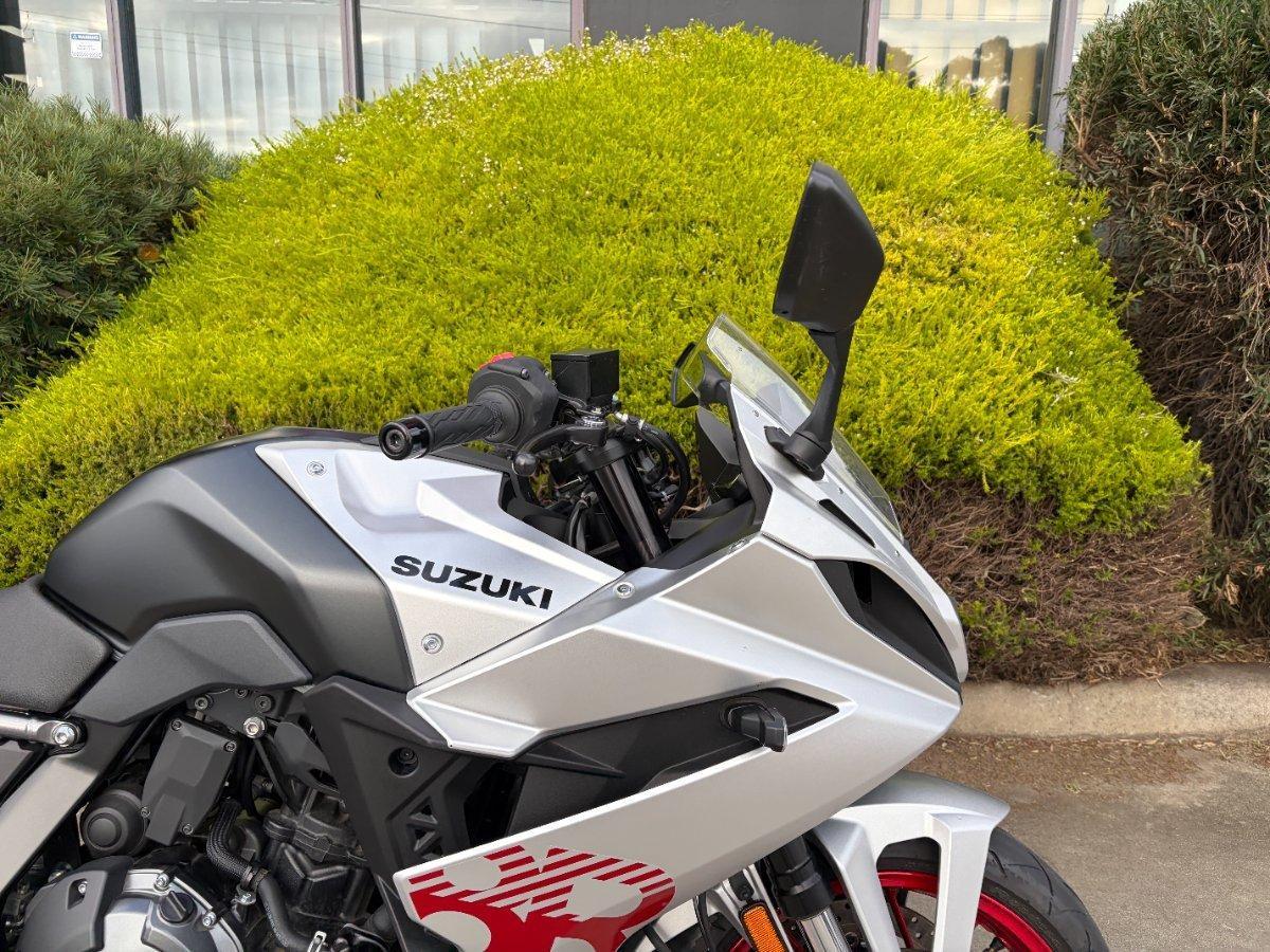 2025 SUZUKI GSX-8R ROAD