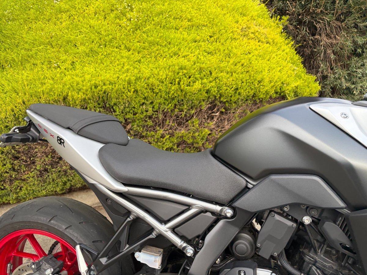 2025 SUZUKI GSX-8R ROAD