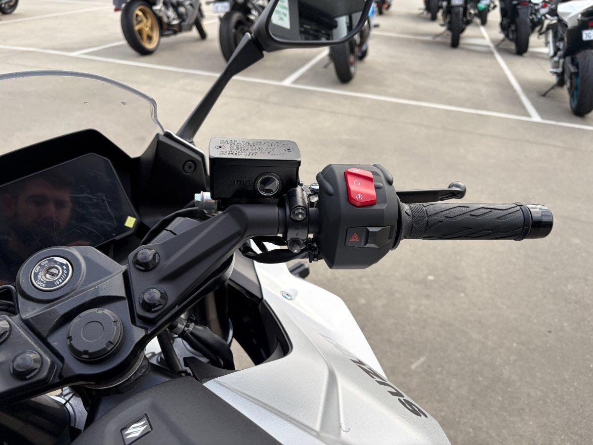 2025 SUZUKI GSX-8R ROAD