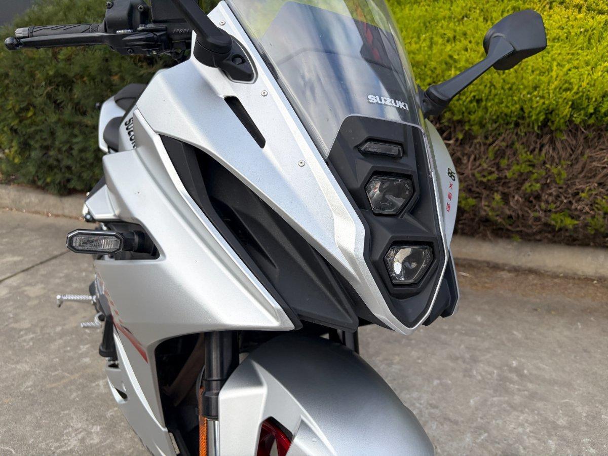 2025 SUZUKI GSX-8R ROAD