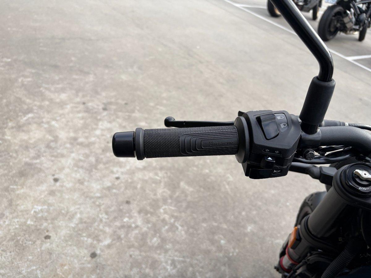 2023 HUSQVARNA SVARTPILEN 401 ROAD