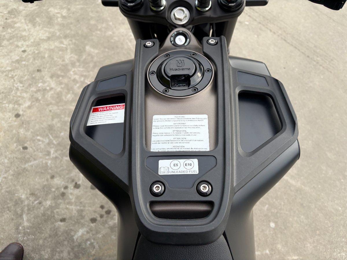 2023 HUSQVARNA SVARTPILEN 401 ROAD