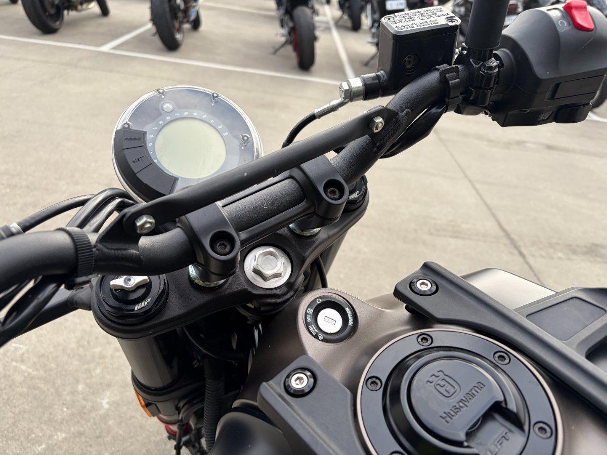 2023 HUSQVARNA SVARTPILEN 401 ROAD