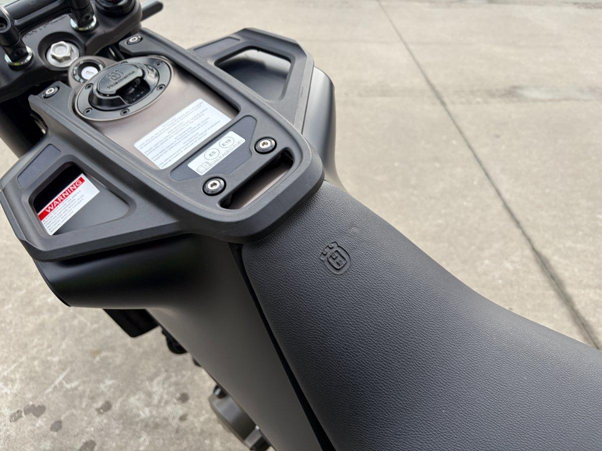 2023 HUSQVARNA SVARTPILEN 401 ROAD