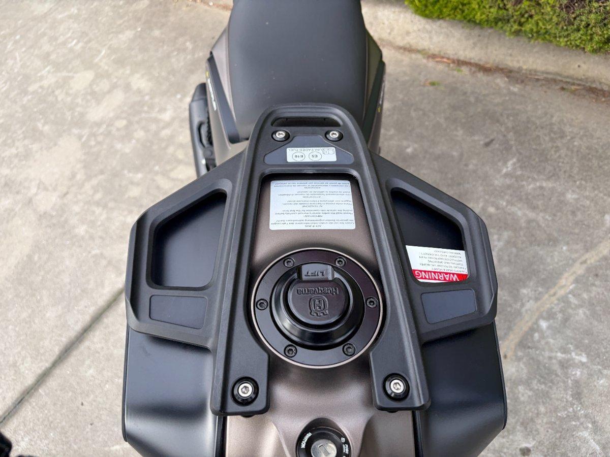 2023 HUSQVARNA SVARTPILEN 401 ROAD