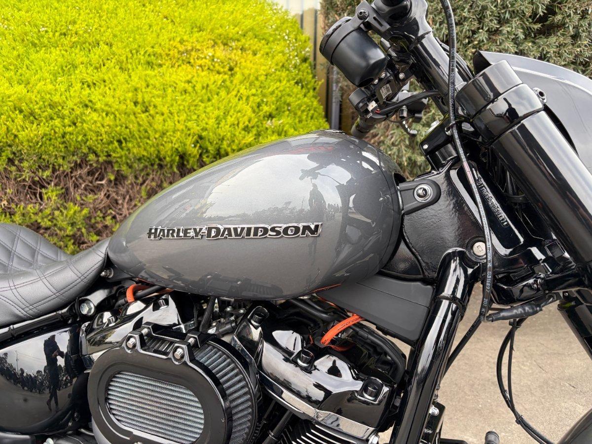 2022 HARLEY-DAVIDSON FXBRS BREAKOUT (114) CRUISER