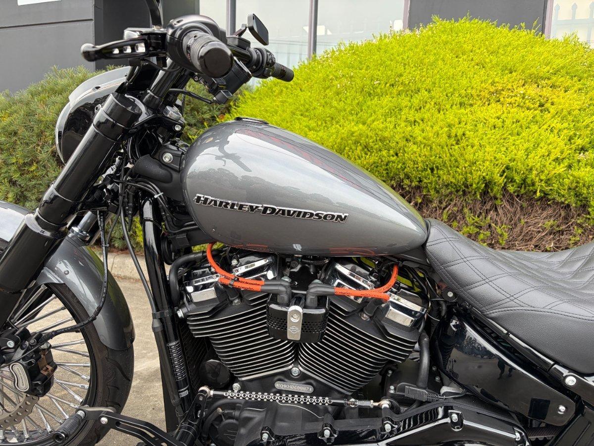 2022 HARLEY-DAVIDSON FXBRS BREAKOUT (114) CRUISER
