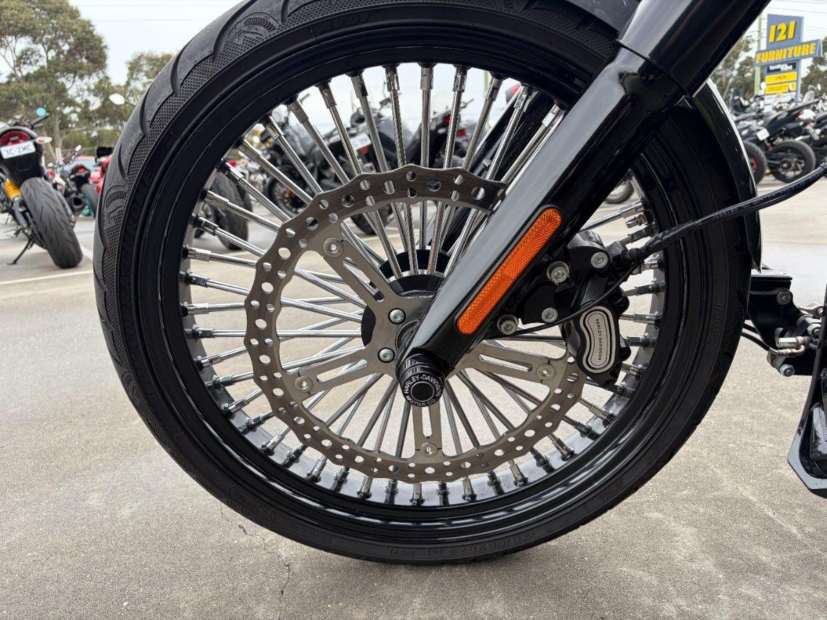 2022 HARLEY-DAVIDSON FXBRS BREAKOUT (114) CRUISER
