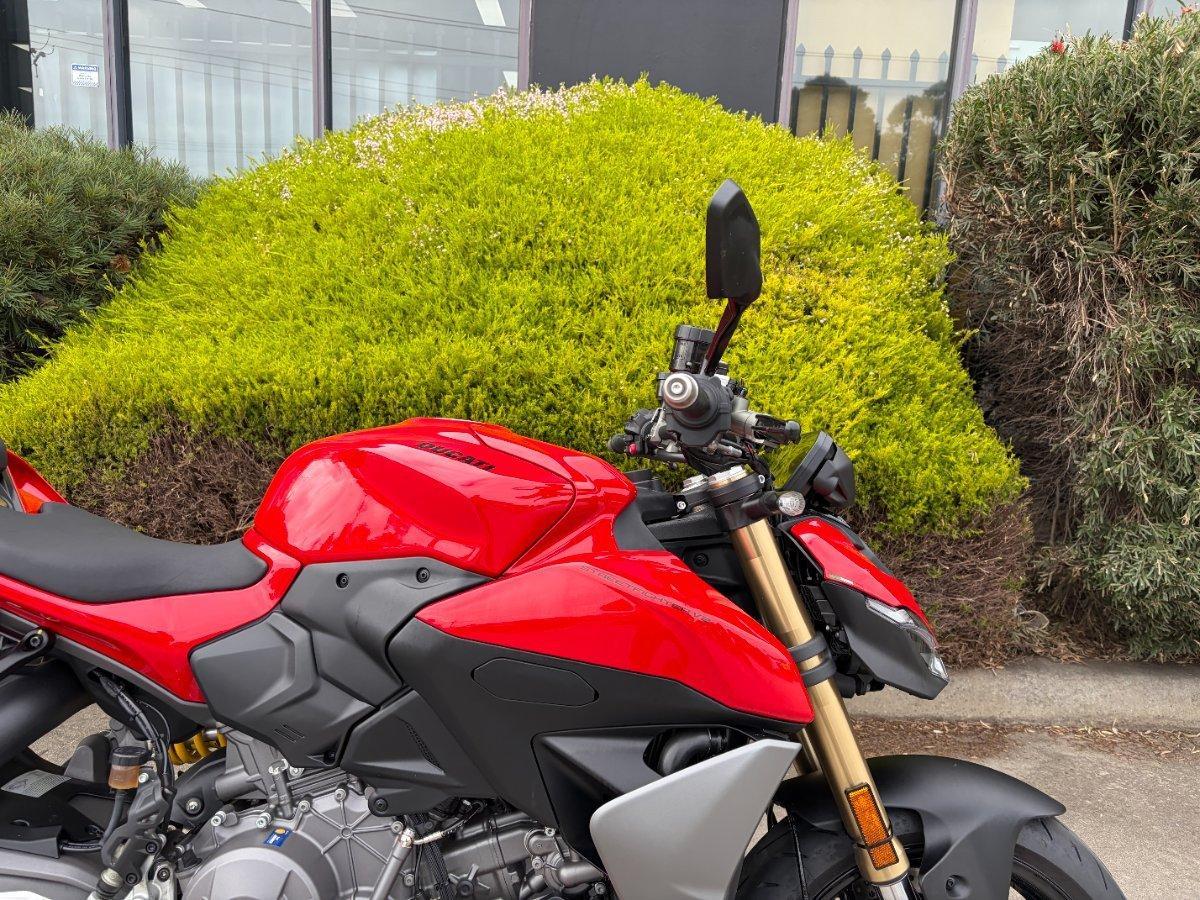 2025 DUCATI STREETFIGHTER V2 DUAL SPORTS