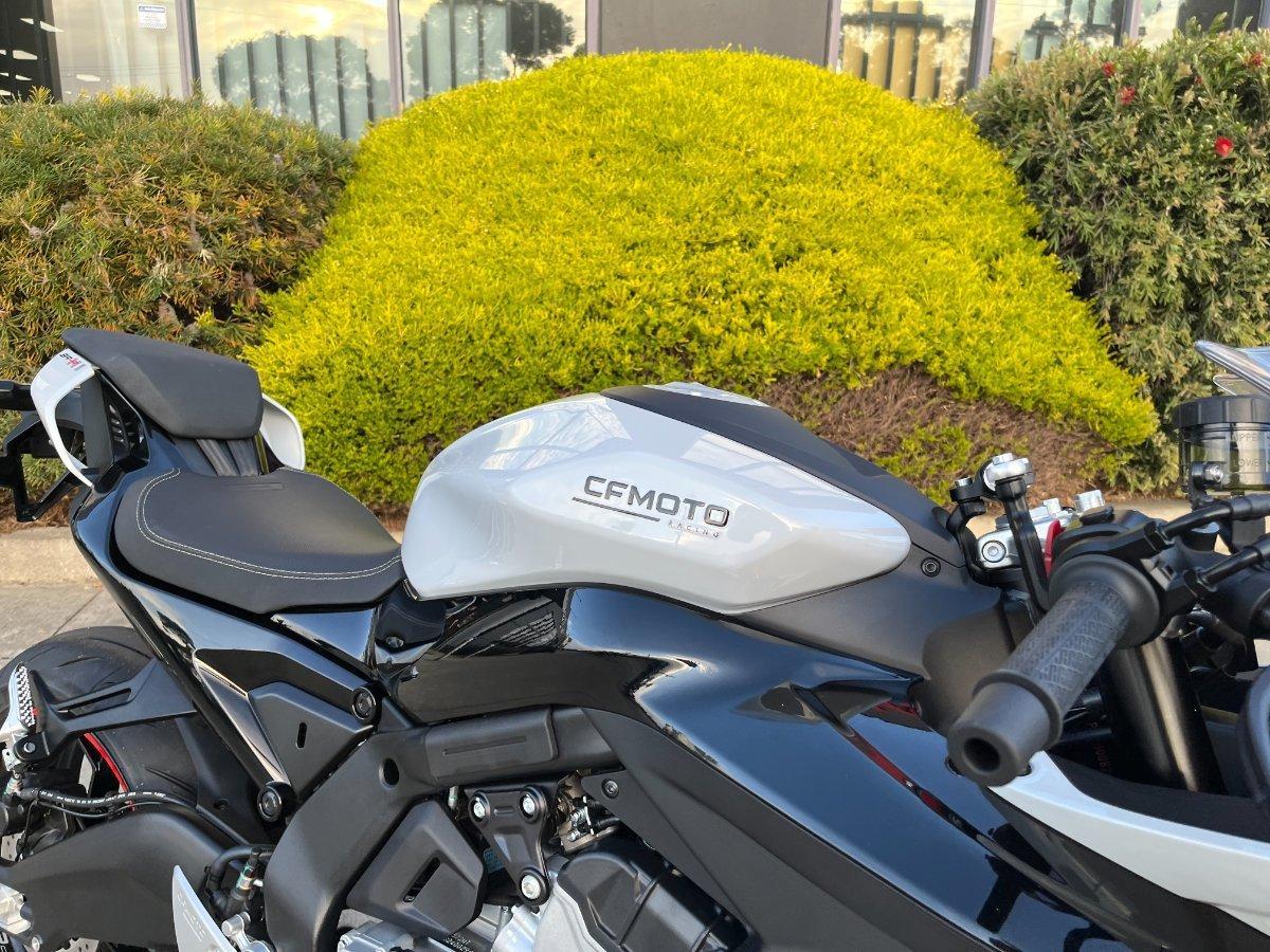 2026 CF MOTO 675 SR-R SPORTS