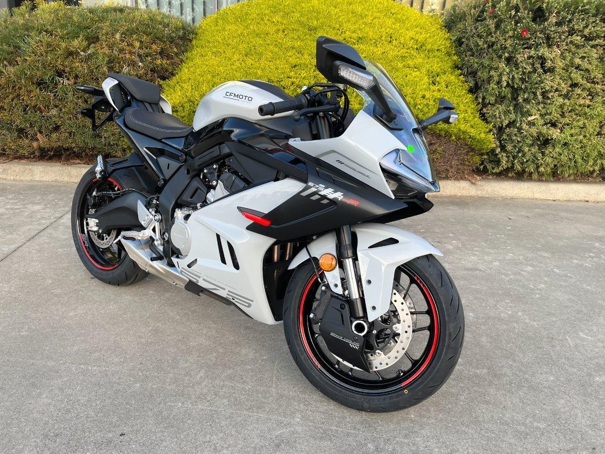 2026 CF MOTO 675 SR-R SPORTS