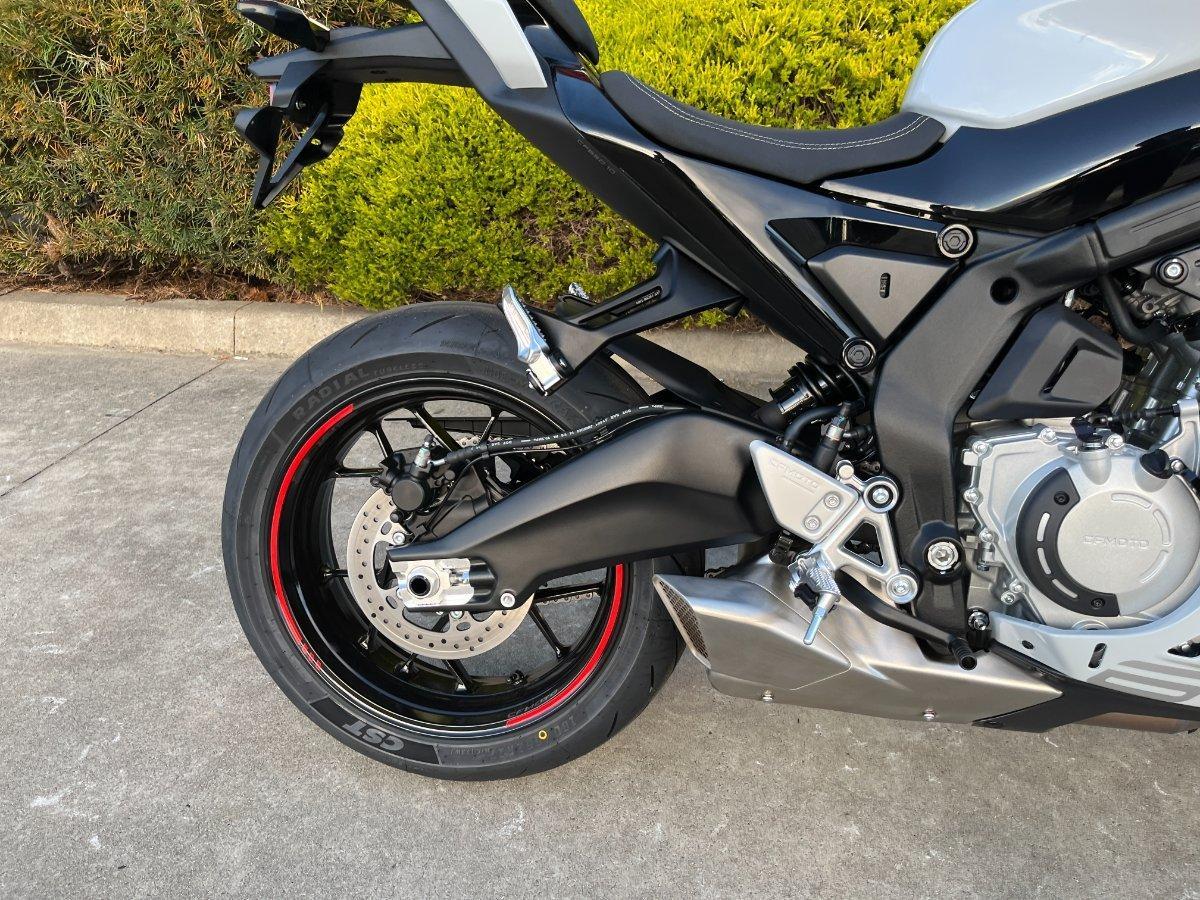 2026 CF MOTO 675 SR-R SPORTS