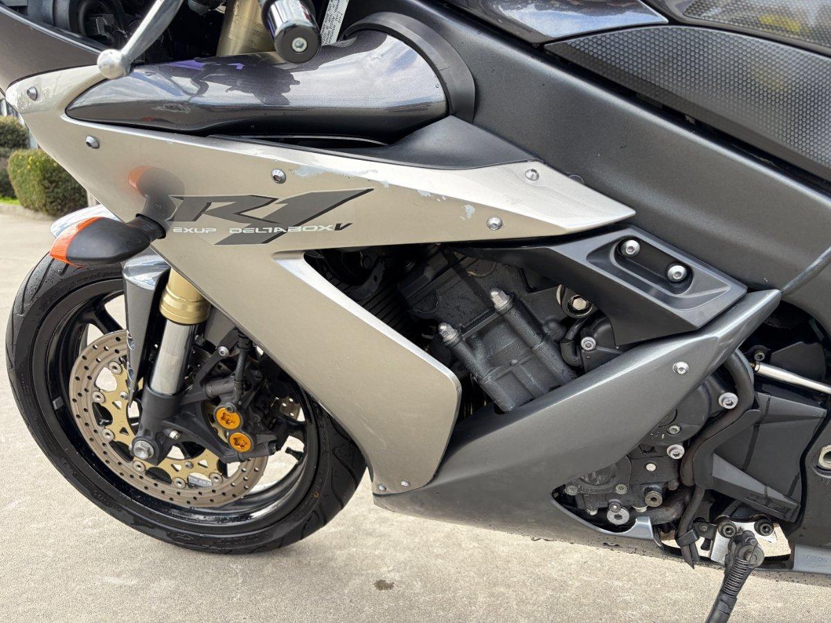 2004 YAMAHA YZF-R1 SPORTS