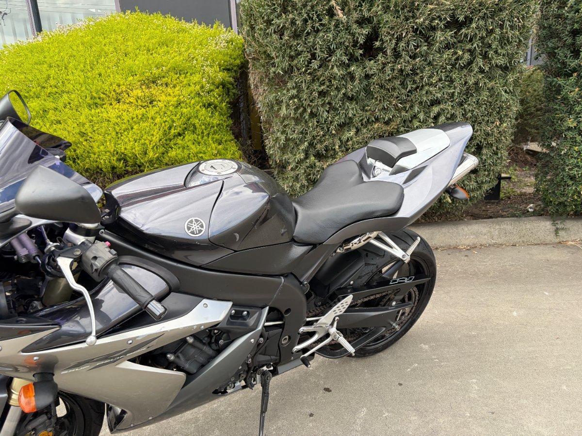 2004 YAMAHA YZF-R1 SPORTS