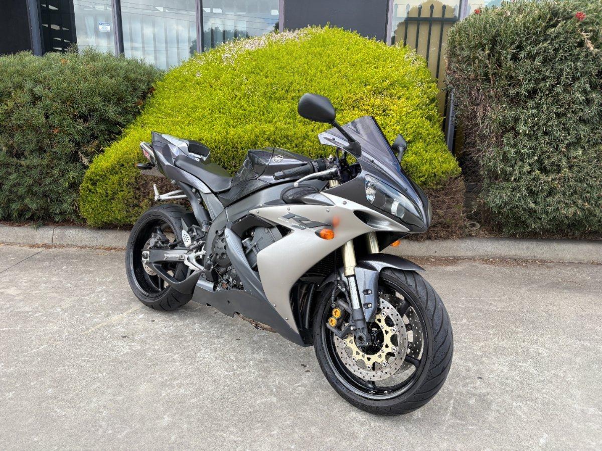 2004 YAMAHA YZF-R1 SPORTS