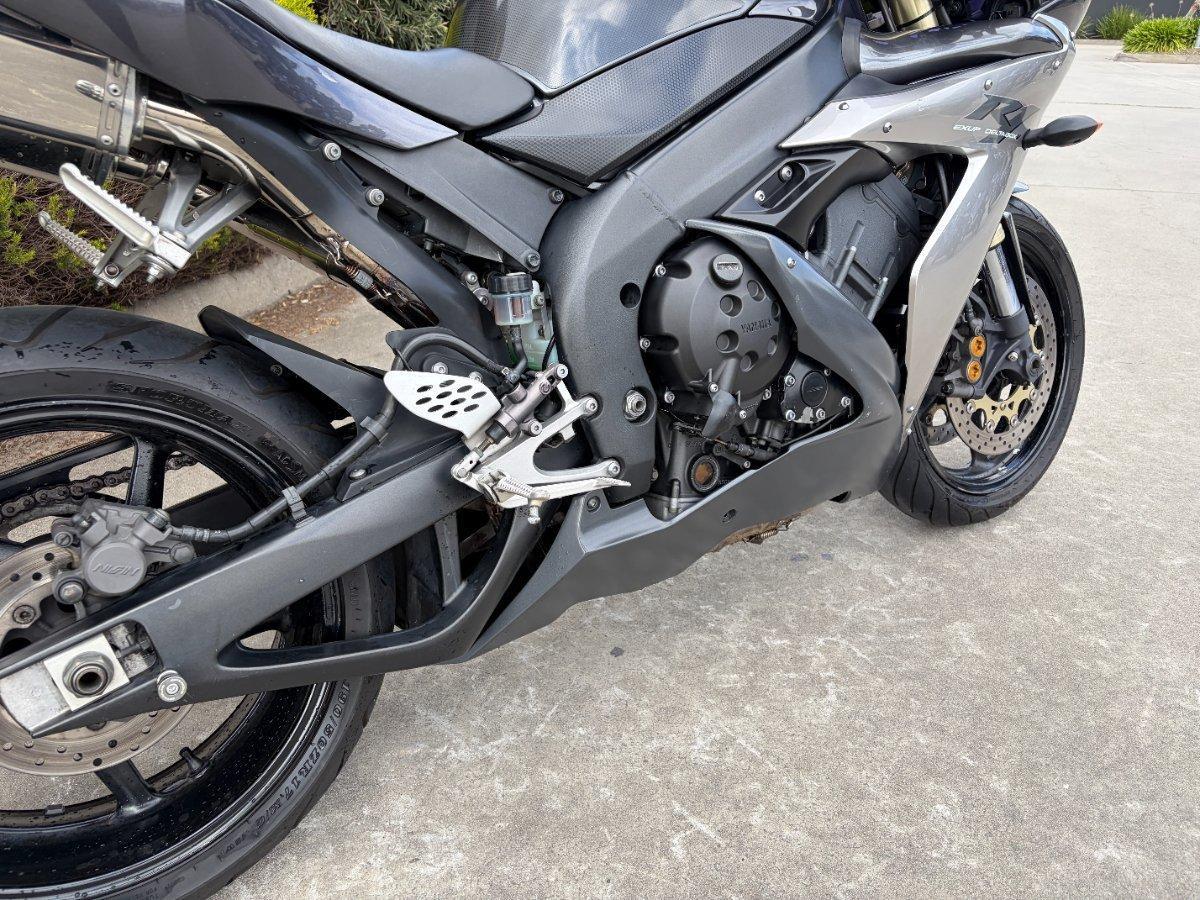 2004 YAMAHA YZF-R1 SPORTS