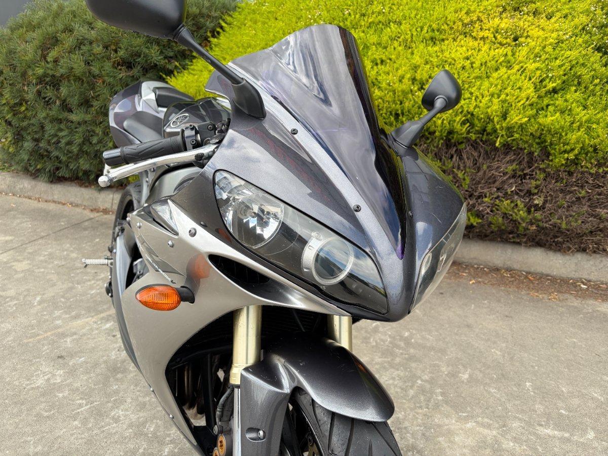 2004 YAMAHA YZF-R1 SPORTS