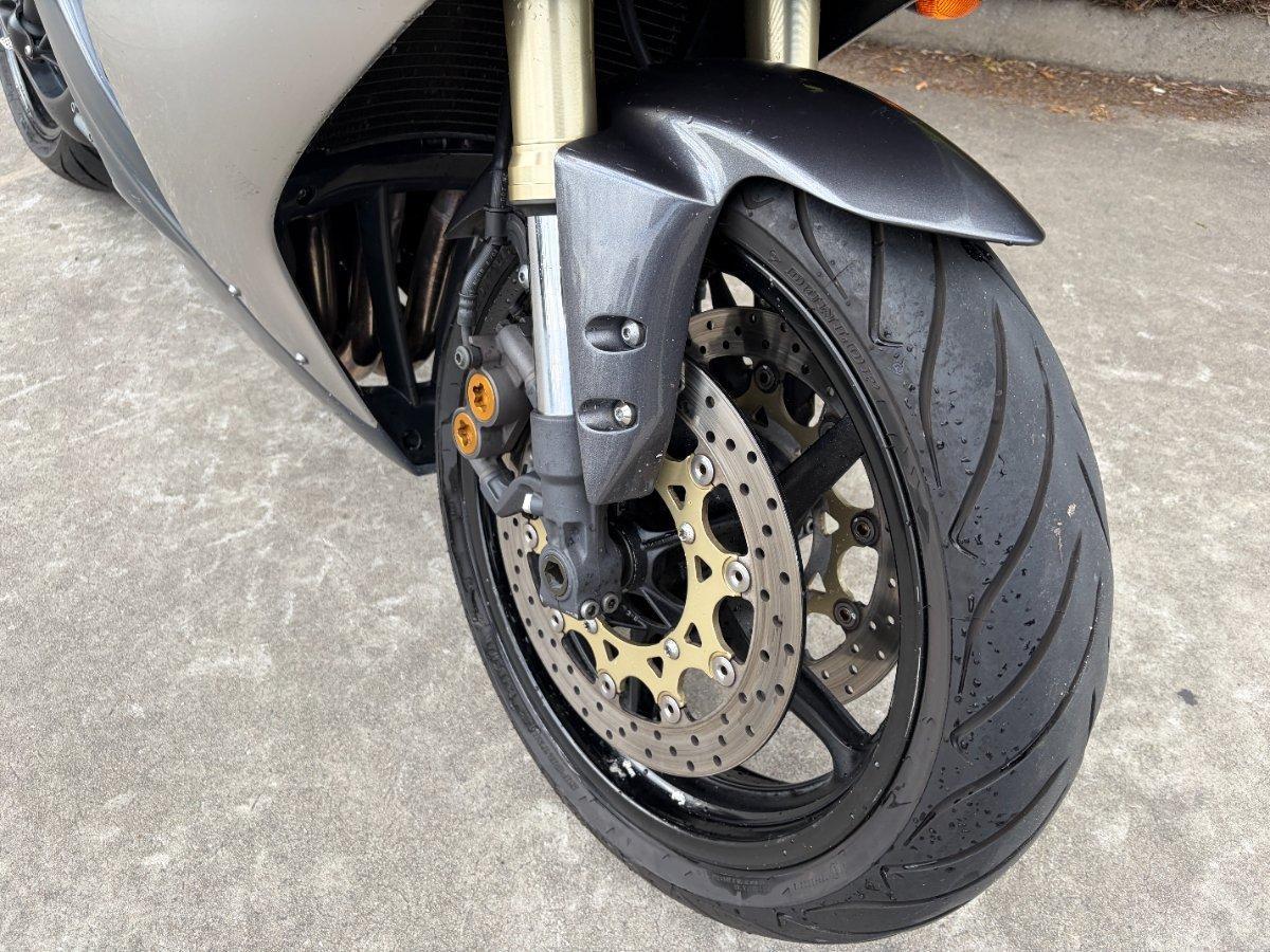 2004 YAMAHA YZF-R1 SPORTS