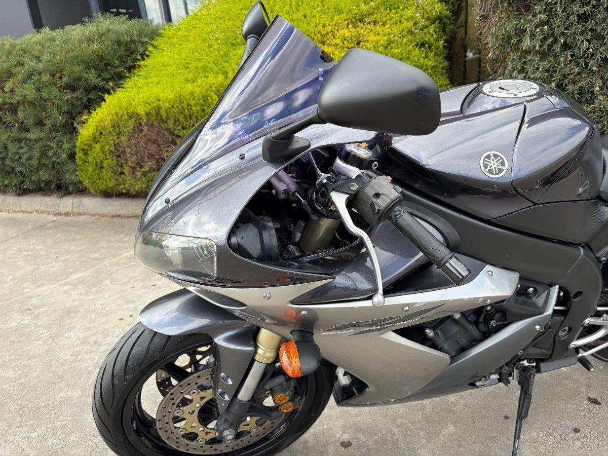 2004 YAMAHA YZF-R1 SPORTS