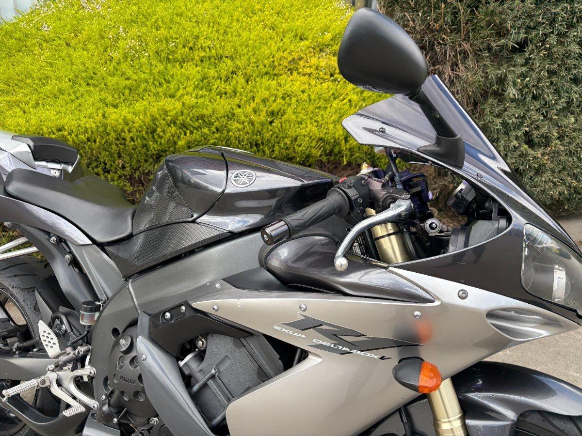 2004 YAMAHA YZF-R1 SPORTS