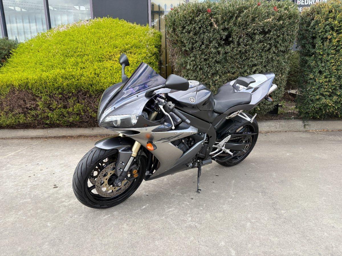2004 YAMAHA YZF-R1 SPORTS