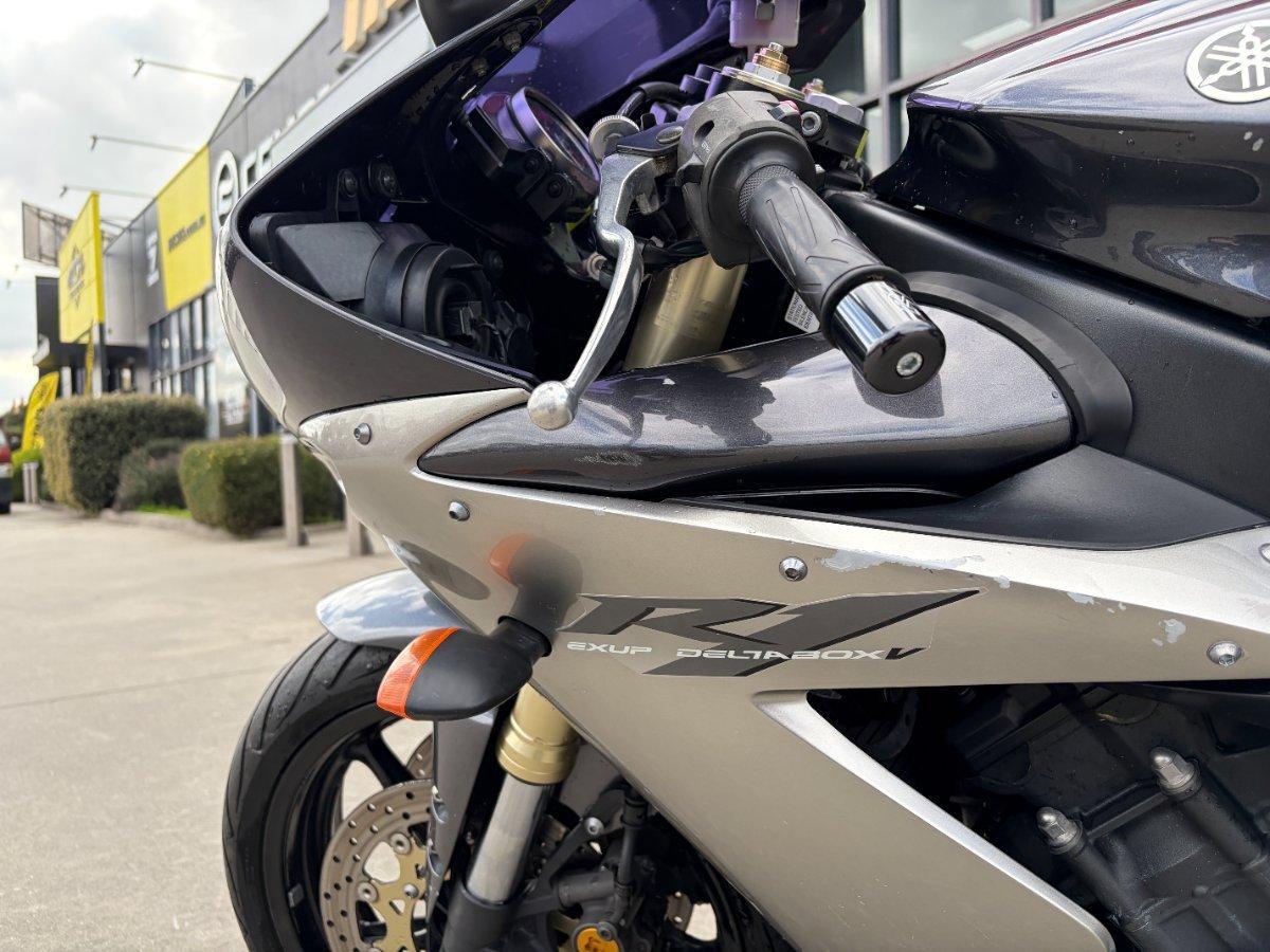 2004 YAMAHA YZF-R1 SPORTS