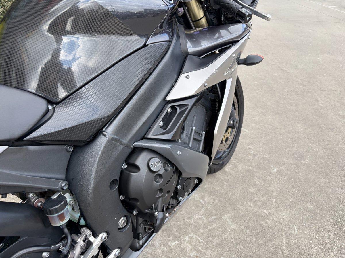 2004 YAMAHA YZF-R1 SPORTS