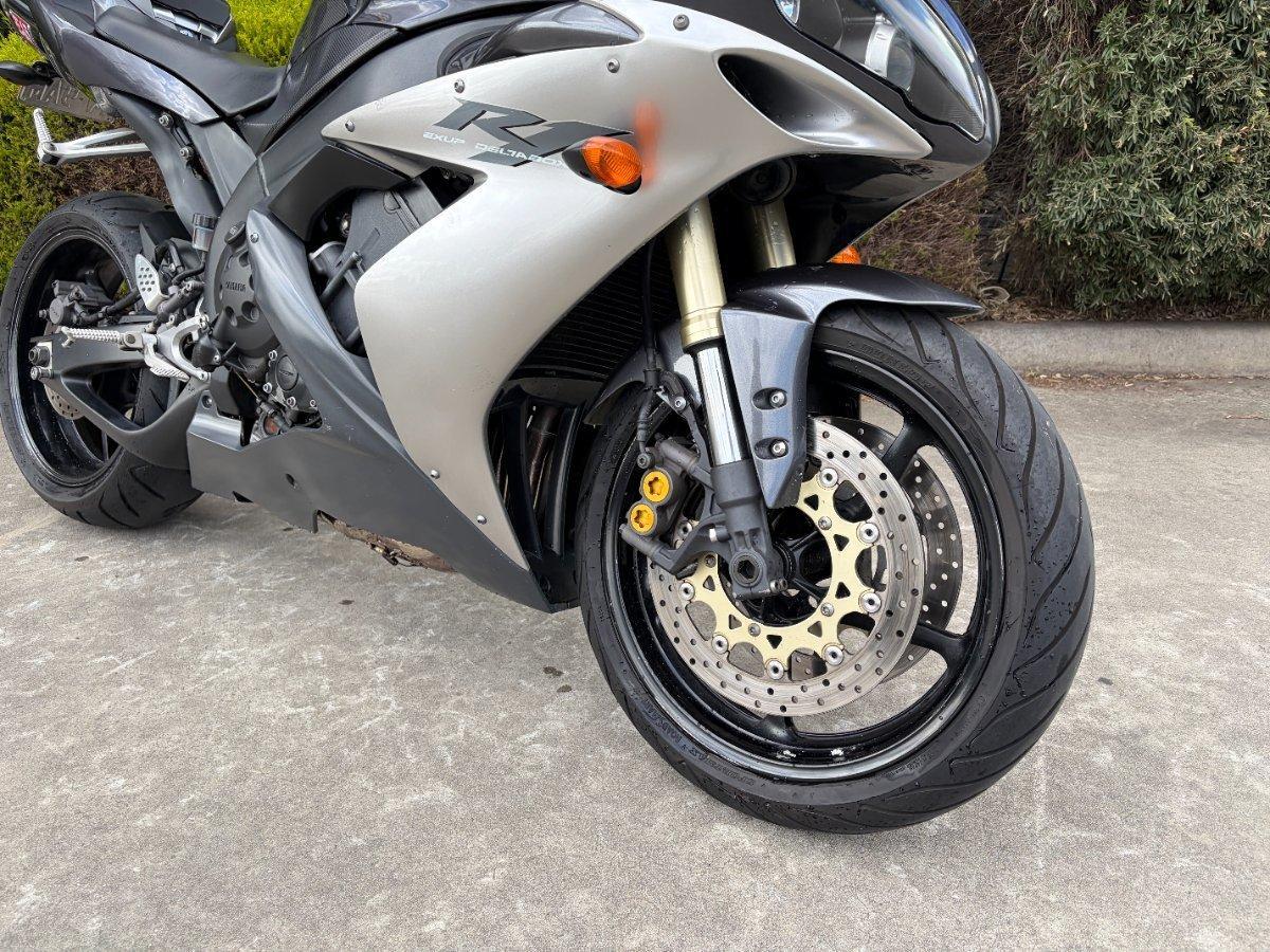 2004 YAMAHA YZF-R1 SPORTS