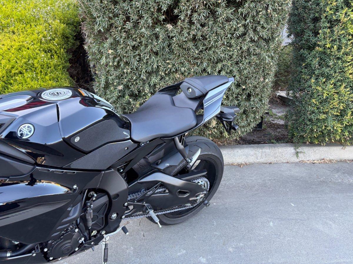 2025 YAMAHA YZF-R1 SPORTS