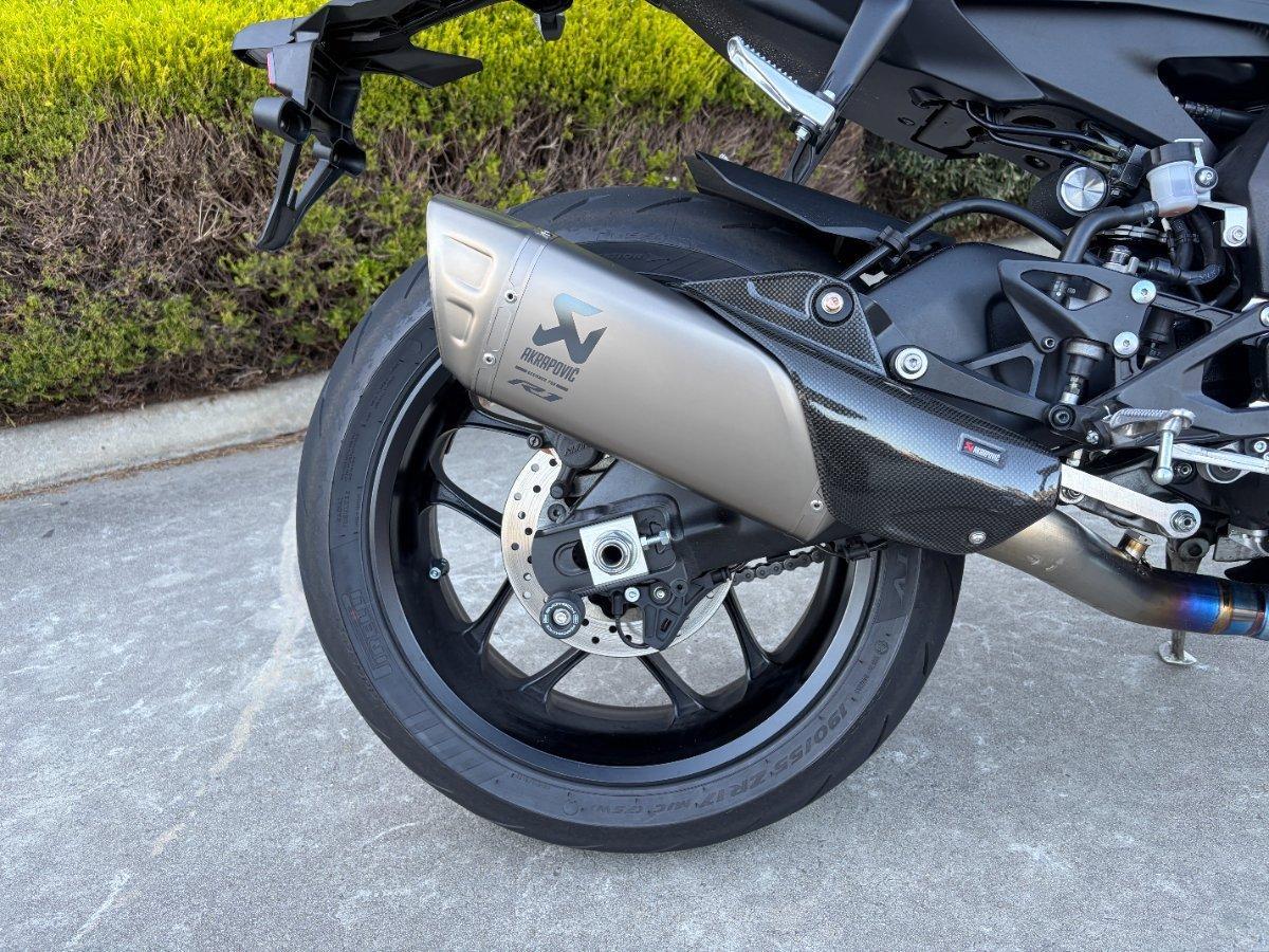 2025 YAMAHA YZF-R1 SPORTS