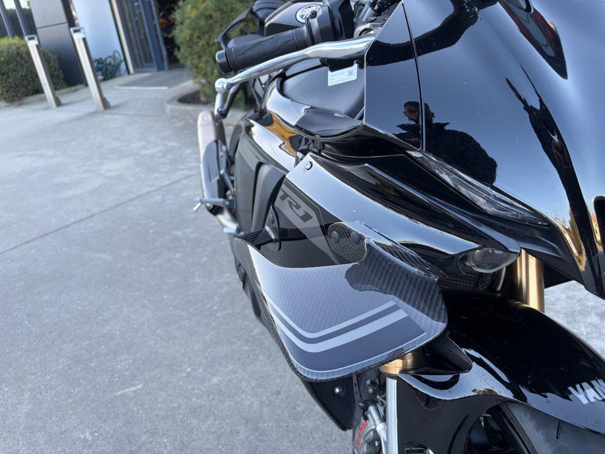 2025 YAMAHA YZF-R1 SPORTS
