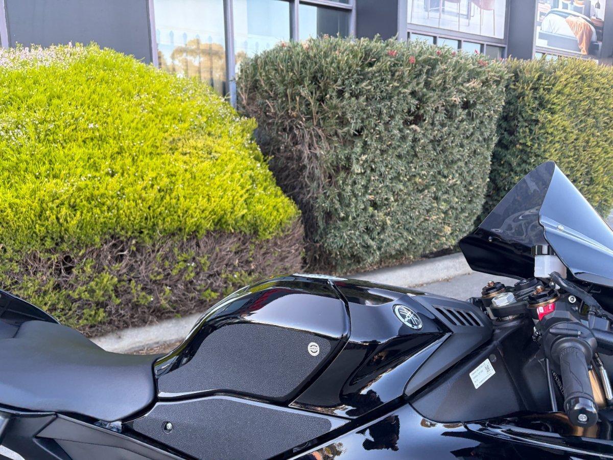 2025 YAMAHA YZF-R1 SPORTS