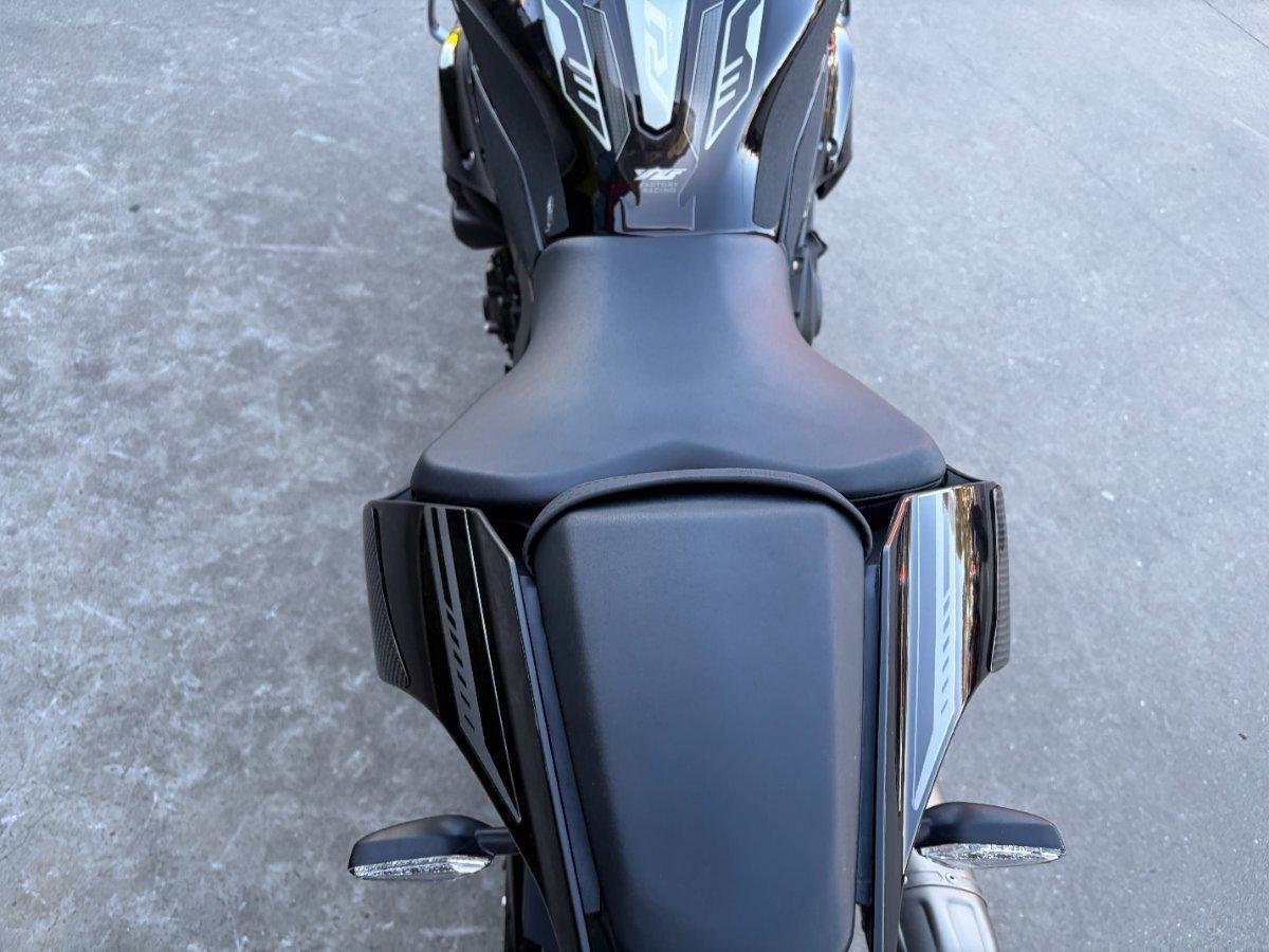 2025 YAMAHA YZF-R1 SPORTS