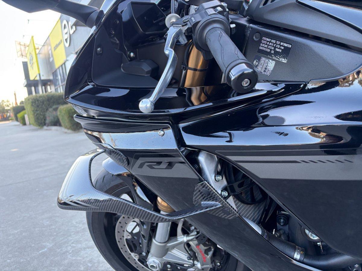 2025 YAMAHA YZF-R1 SPORTS