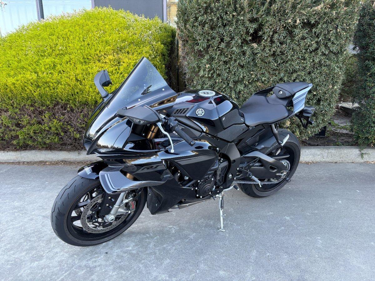 2025 YAMAHA YZF-R1 SPORTS