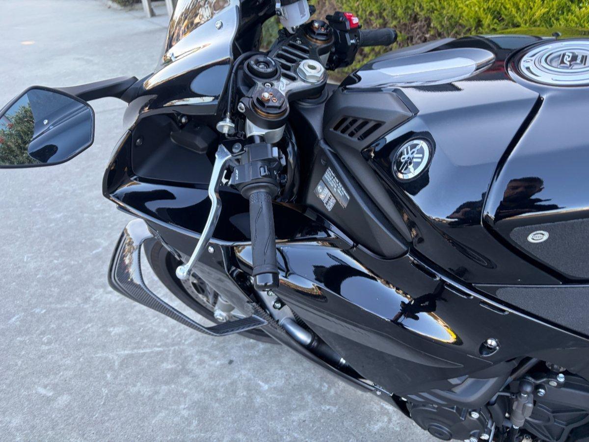 2025 YAMAHA YZF-R1 SPORTS