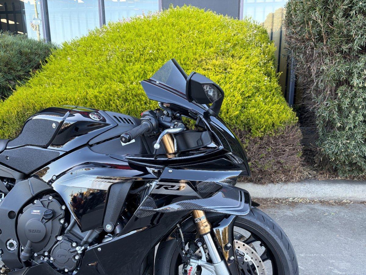 2025 YAMAHA YZF-R1 SPORTS