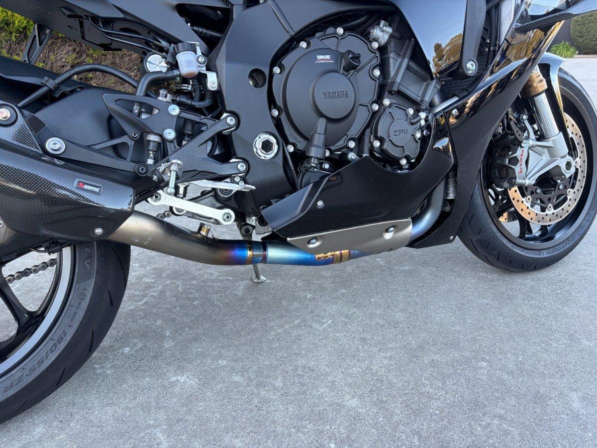 2025 YAMAHA YZF-R1 SPORTS