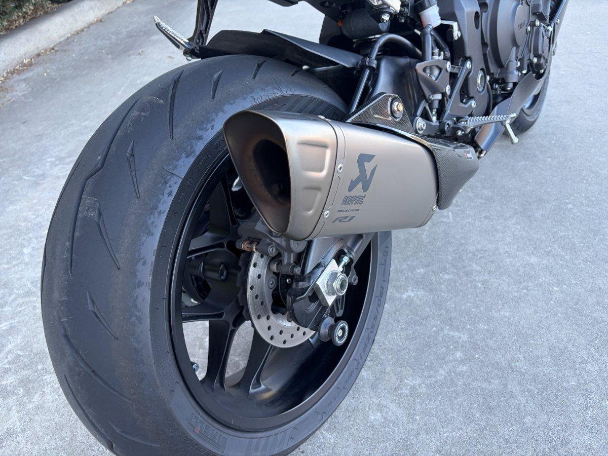 2025 YAMAHA YZF-R1 SPORTS